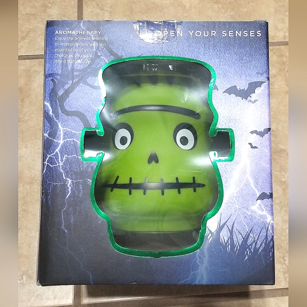 Mahli Halloween Green Monster Aroma Oil Diffuser With Cycling Light Colors